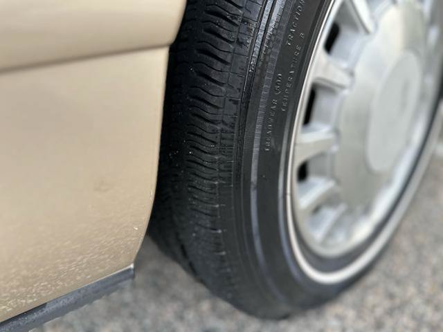 Used 1998 Cadillac De Ville FWD image 37