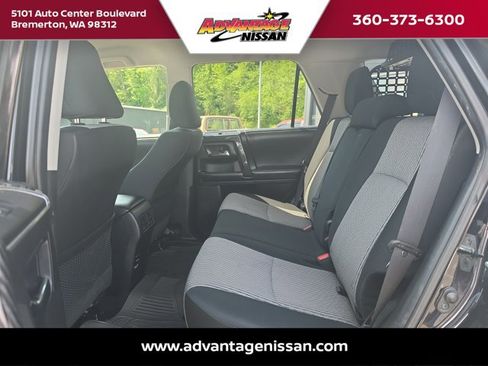 Used 2018 Toyota 4Runner SR5 AWD/4WD image 23
