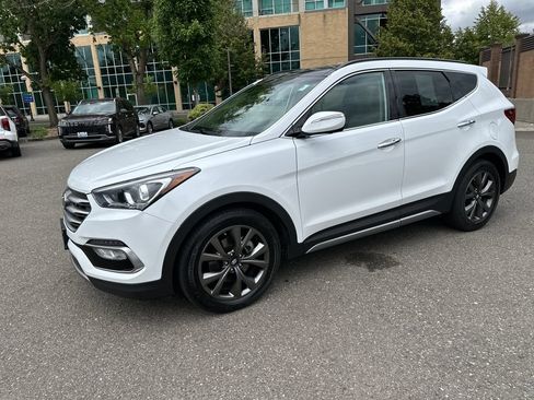 Used 2017 Hyundai Santa Fe Sport AWD/4WD image 2