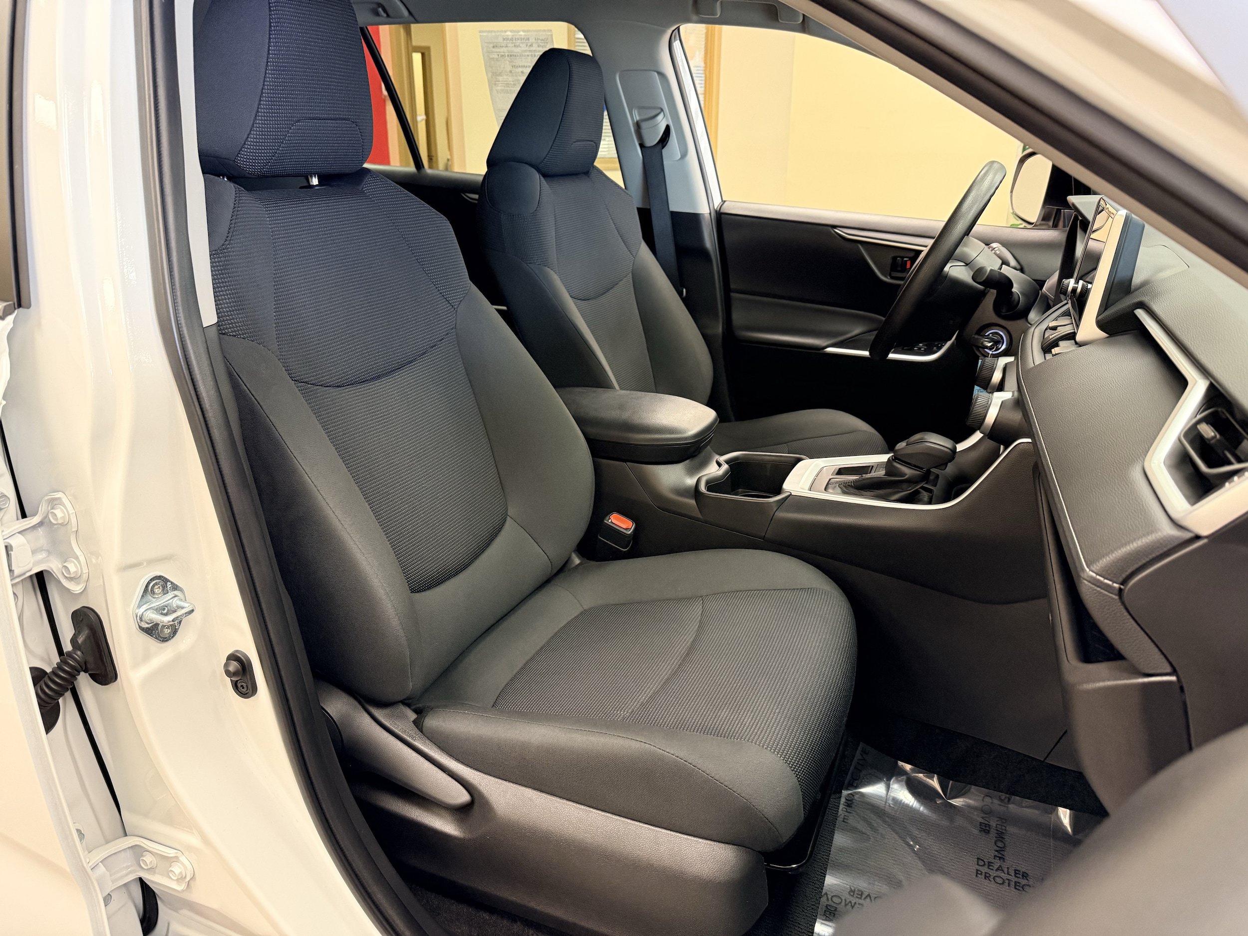 Used 2024 Toyota RAV4 LE AWD/4WD image 21