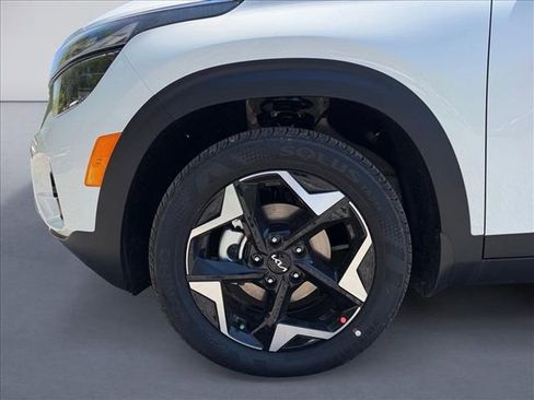 New 2026 Kia Seltos S FWD image 9