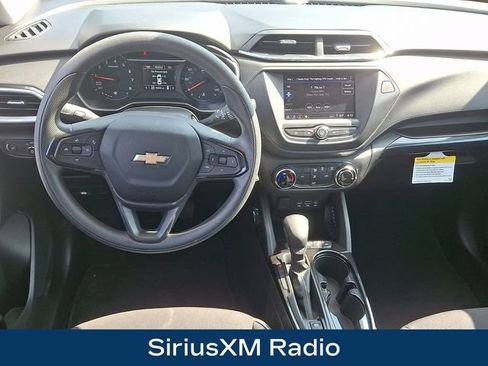 Used 2023 Chevrolet TrailBlazer LS AWD/4WD image 3