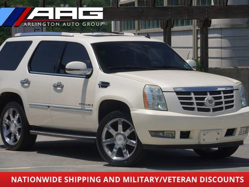 Used 2008 Cadillac Escalade AWD image 1