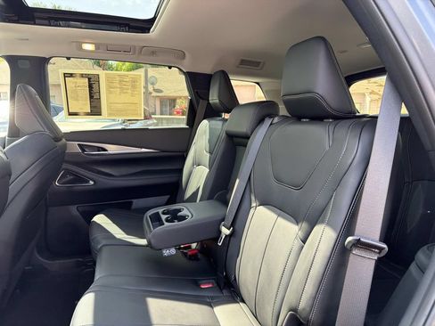 Certified 2026 INFINITI QX60 Luxe w/ Cargo Package FWD image 13