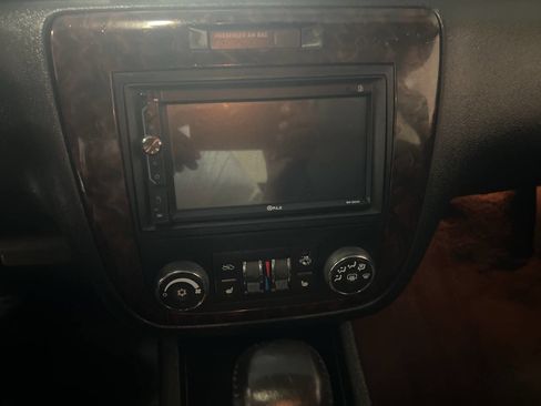 Used 2014 Chevrolet Impala LTZ image 9