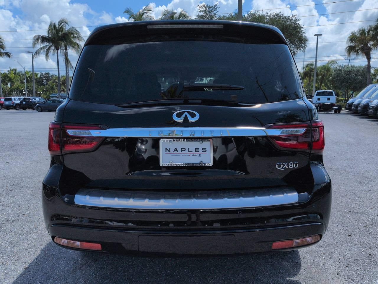 Used 2021 INFINITI QX80 Luxe w/ All-Season Package RWD image 6