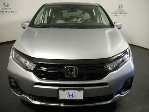 New 2026 Honda Odyssey Touring image 2