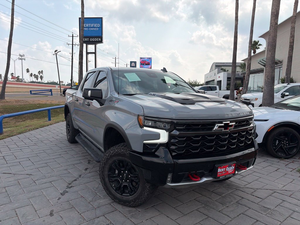 Used 2025 Chevrolet Silverado 1500 ZR2 w/ Technology Package AWD/4WD image 1