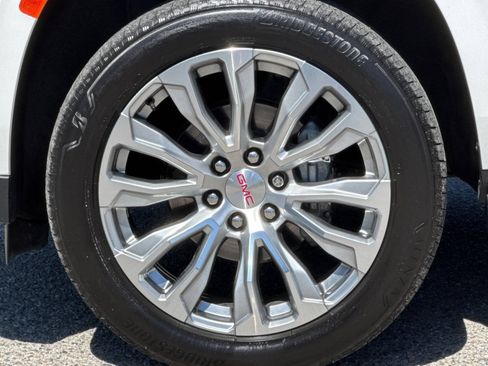 Used 2022 GMC Yukon XL Denali w/ Max Trailering Package AWD/4WD image 27