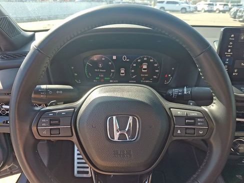 Used 2025 Honda Accord Sport image 18