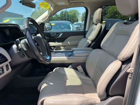 Used 2024 Lincoln Navigator Premiere AWD/4WD image 15