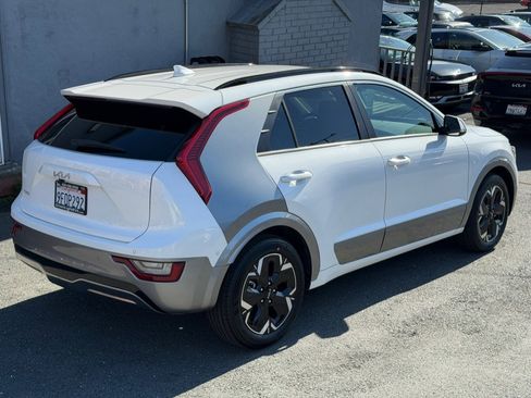 Used 2023 Kia Niro Wave image 5