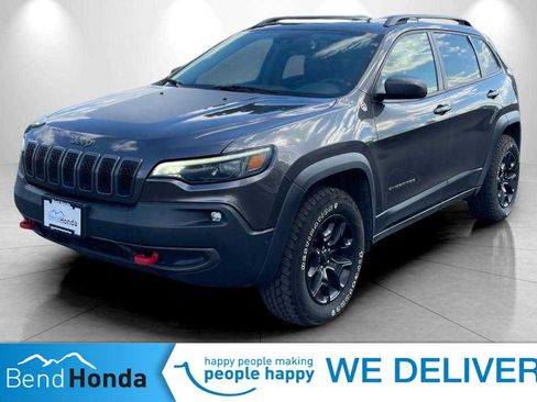 Used 2019 Jeep Cherokee Trailhawk AWD/4WD image 1