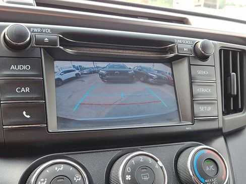 Used 2016 Toyota RAV4 LE FWD image 16