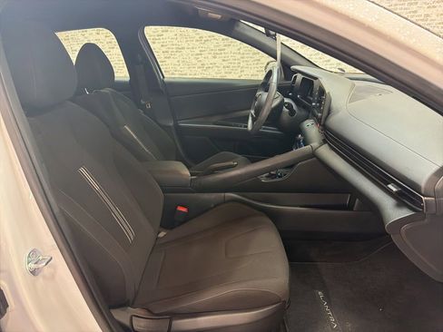 Certified 2025 Hyundai Elantra Sport FWD image 10