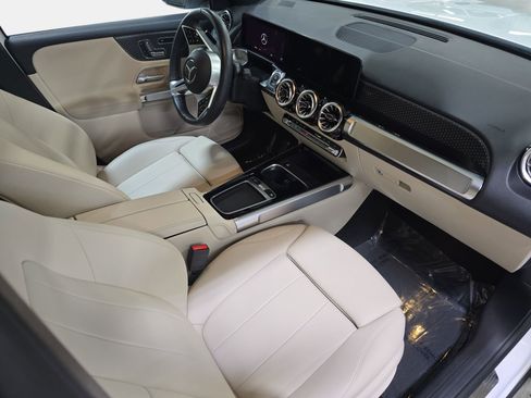 Certified 2025 Mercedes-Benz GLB 250 image 10