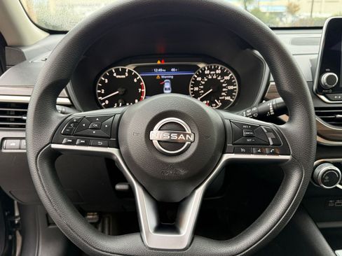 Used 2024 Nissan Altima 2.5 SV image 27