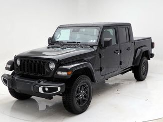 Used 2024 Jeep Gladiator Sport AWD/4WD video 2