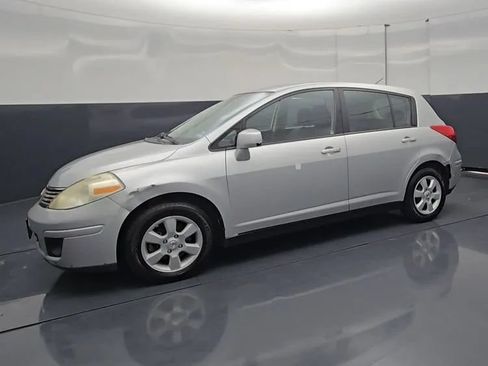 Used 2009 Nissan Versa Hatchback FWD image 19