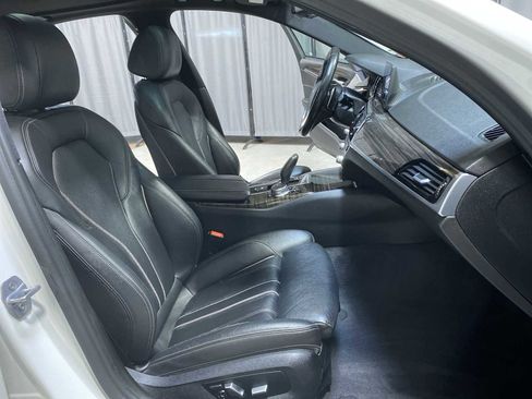 Used 2017 BMW 530i xDrive AWD/4WD image 14