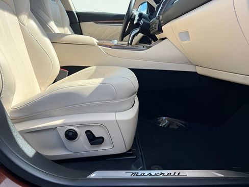Used 2019 Maserati Levante GranSport AWD/4WD image 35