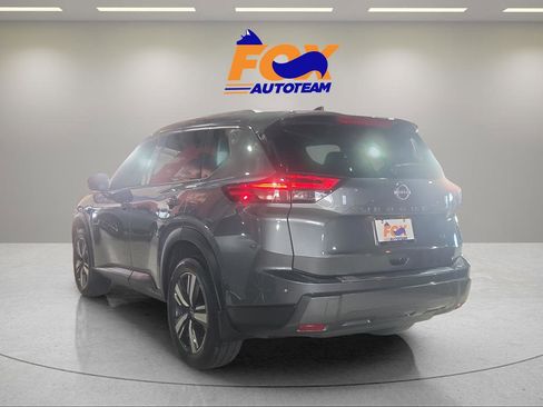 Used 2024 Nissan Rogue SL w/ SL Premium Package image 2