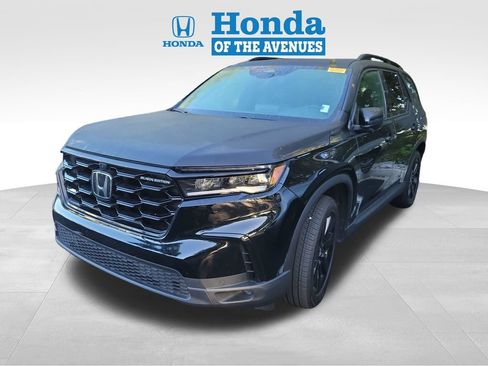 Used 2025 Honda Pilot Black Edition image 3