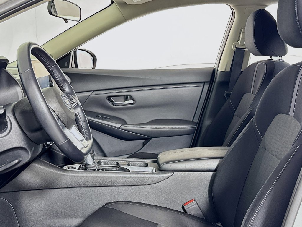 Used 2020 Nissan Sentra SV FWD image 11