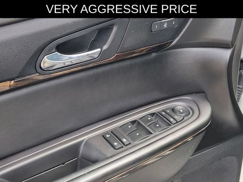Used 2015 GMC Acadia Denali AWD/4WD image 21