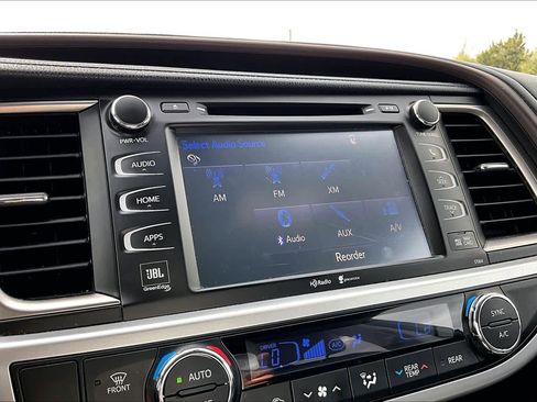 Used 2015 Toyota Highlander Limited Platinum image 33