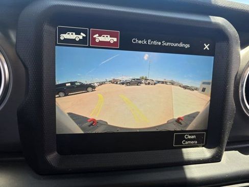Used 2022 Jeep Gladiator Rubicon w/ LED Lighting Group AWD/4WD image 16