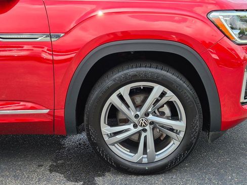 Certified 2024 Volkswagen Atlas Cross Sport SEL R-Line AWD/4WD image 17