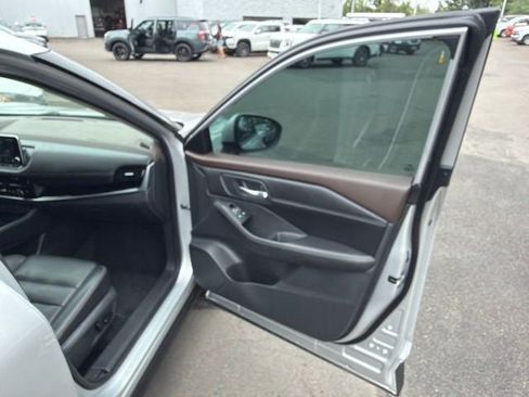 Used 2022 Nissan Rogue SL AWD/4WD image 17