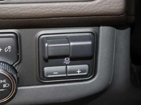 Used 2024 GMC Yukon XL Denali w/ Denali Reserve Package AWD/4WD image 48
