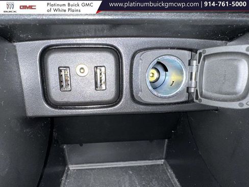 Used 2022 Buick Encore Preferred image 24