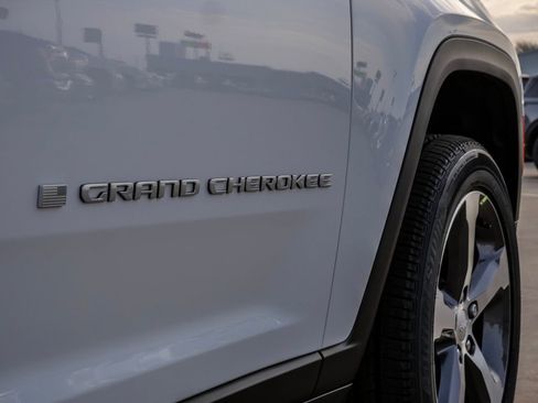 New 2026 Jeep Grand Cherokee L Limited image 10
