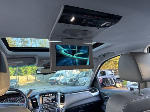 Used 2015 Chevrolet Suburban LT w/ Luxury Package image 11