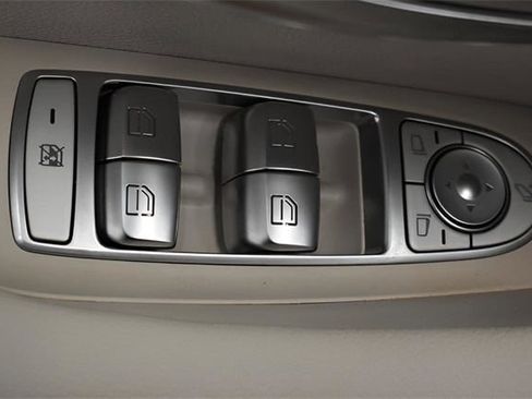 Used 2023 Mercedes-Benz E 350 4MATIC Sedan image 14