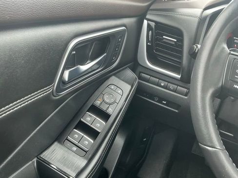 Used 2023 Nissan Rogue Platinum w/ Platinum Premium Package image 24