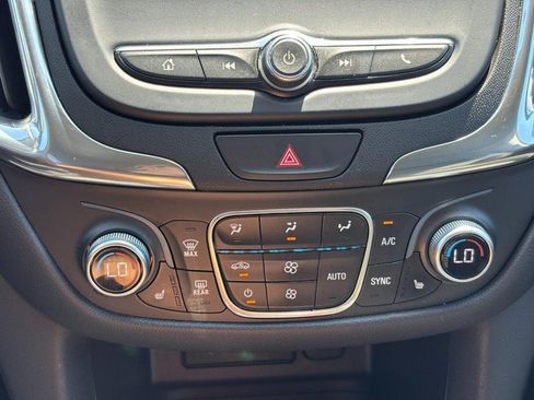 Used 2019 Chevrolet Equinox LT FWD image 24