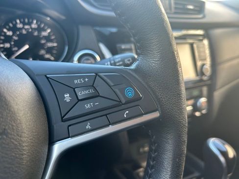 Used 2020 Nissan Rogue SV w/ Sun & Sound Touring Package image 21