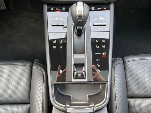 New 2026 Porsche Macan image 25