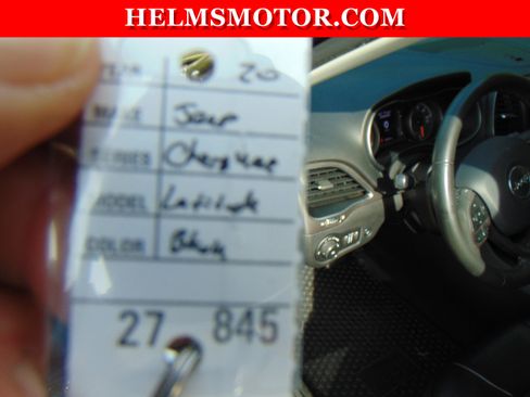 Used 2020 Jeep Cherokee Latitude Plus w/ Comfort/Convenience Group image 40