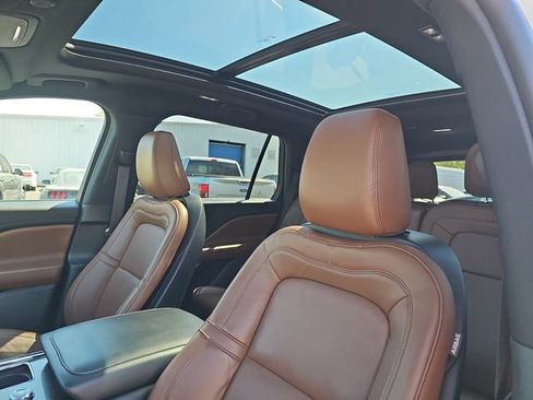 Used 2023 Lincoln Aviator Reserve image 16