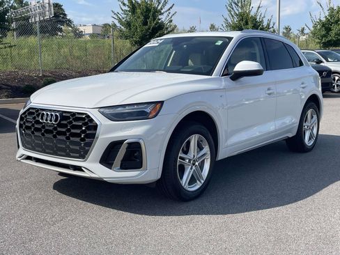 Certified 2024 Audi Q5 e Prestige w/ Prestige Package AWD/4WD image 3
