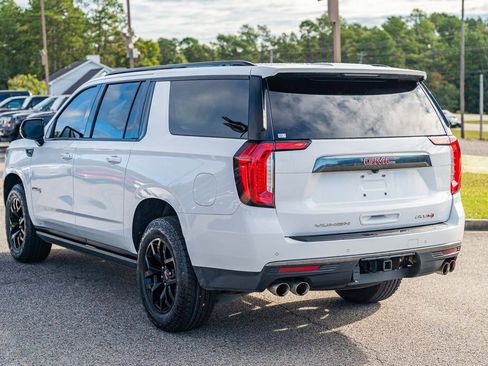Used 2022 GMC Yukon XL AT4 image 5