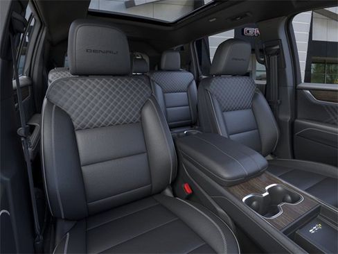 New 2026 GMC Acadia Denali w/ Super Cruise Package image 16