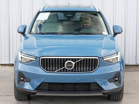 Used 2023 Volvo XC40 B5 Ultimate image 48