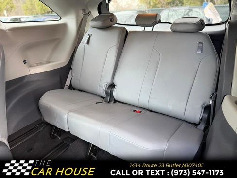 Used 2021 Toyota Sienna XLE image 20