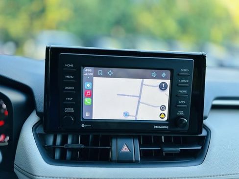 Used 2022 Toyota RAV4 XLE image 11